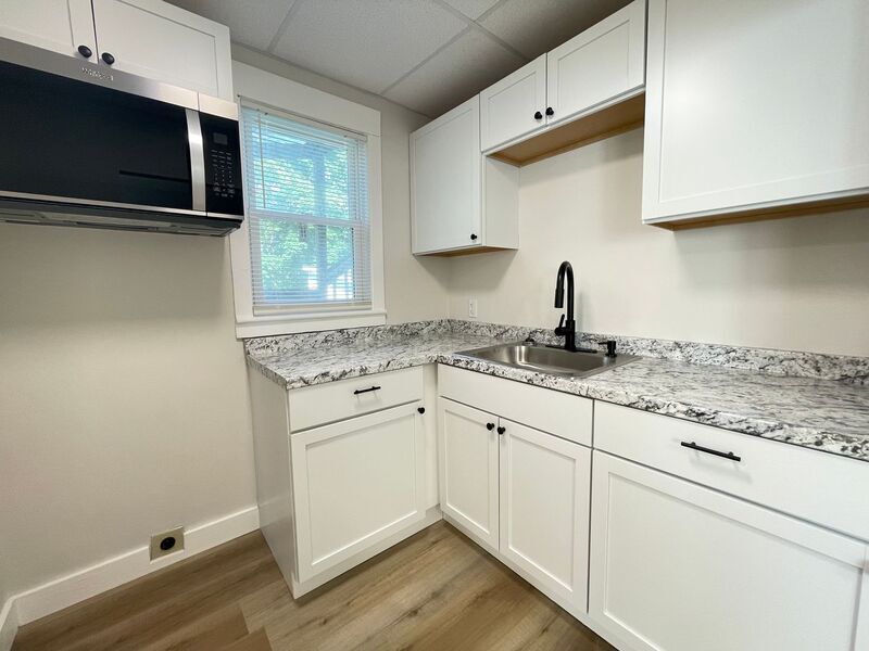 55 Henriette St in Manchester, NH - Building Photo