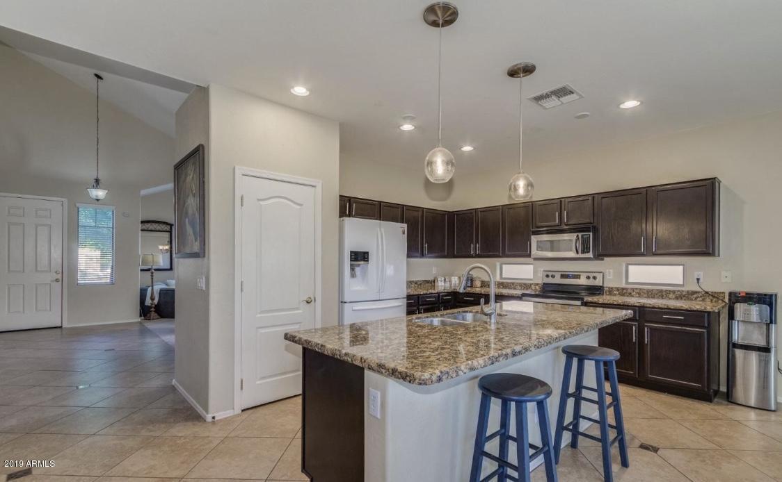 18041 W Caribbean Ln in Surprise, AZ - Building Photo