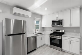 1041 S Orange St in Escondido, CA - Building Photo - Building Photo