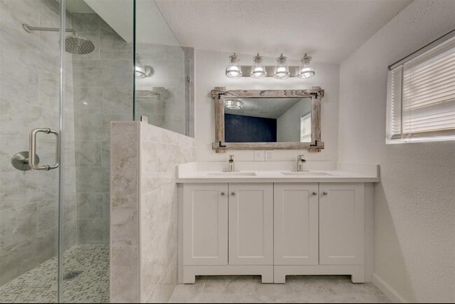 3911 Winnie St in Galveston, TX - Building Photo - Building Photo