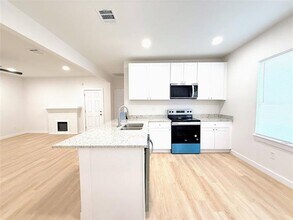 326 W Rainey St in Sherman, TX - Building Photo - Building Photo