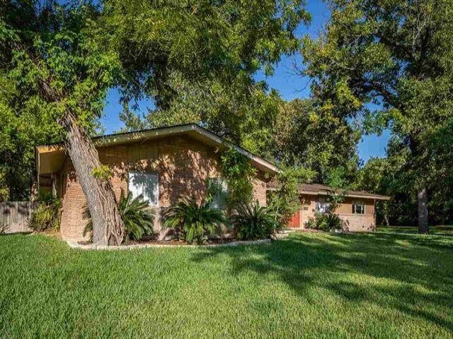 1401 Mimosa Ln in Del Rio, TX - Foto de edificio