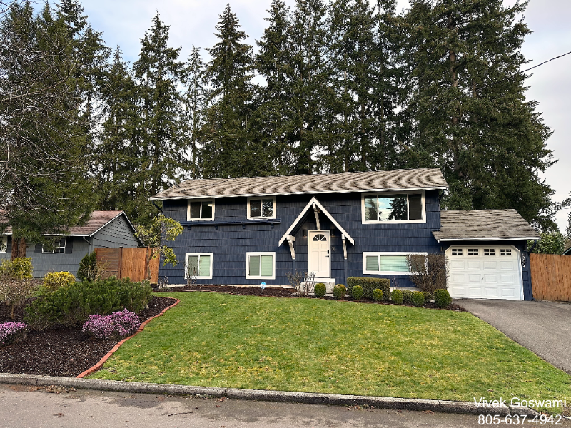 13004 110th Ave NE in Kirkland, WA - Foto de edificio