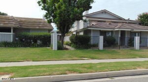 2388 Royal Ave in Simi Valley, CA - Building Photo