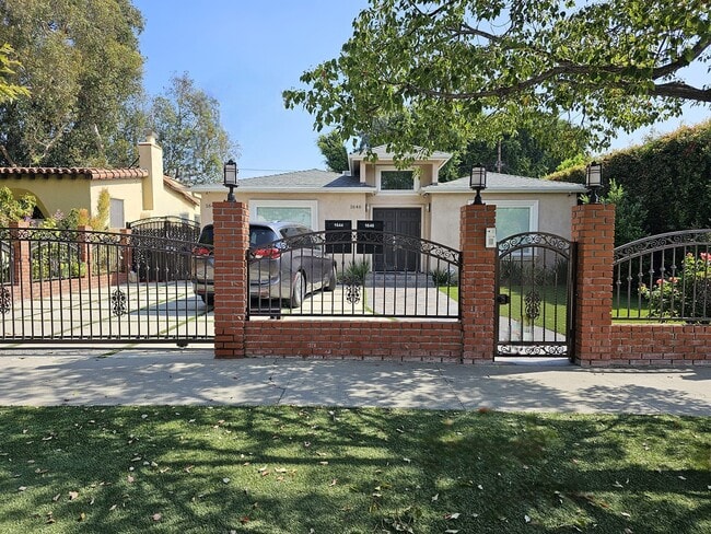 property at 1646 S Wooster St