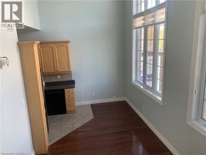 555 King St E in Kitchener, ON - Building Photo - Building Photo