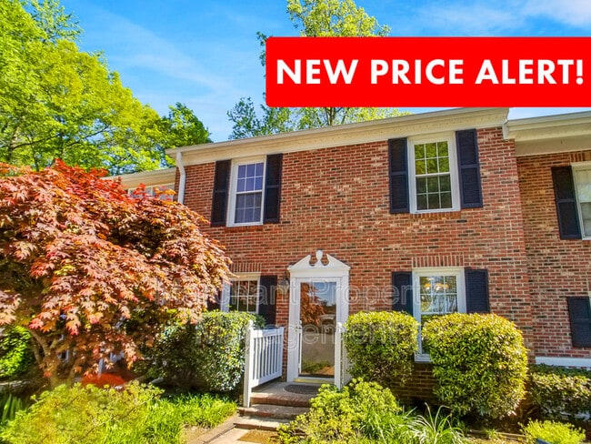 106 E Bay Ct