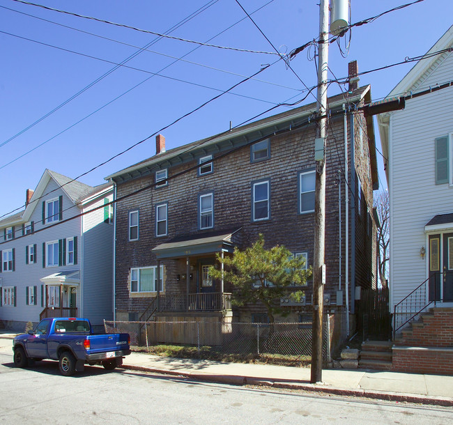 106 Kilburn St in Fall River, MA - Building Photo - Building Photo