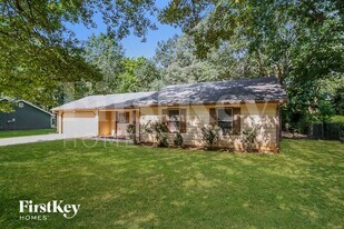 135 Lazy Hollow Ln in Covington, GA - Building Photo