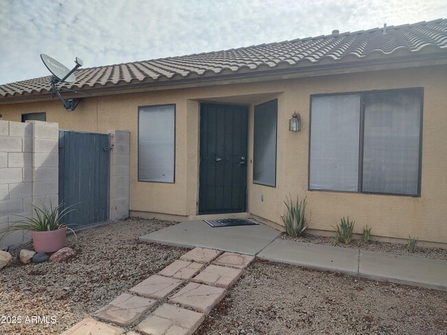 3220 E Hononegh Dr in Phoenix, AZ - Building Photo - Building Photo