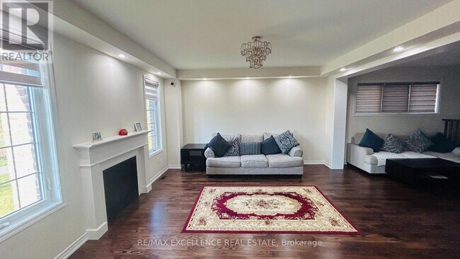 25 Divers Rd in Brampton, ON - Building Photo - Building Photo