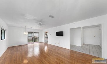 313 McFadden Dr in Brownsville, TX - Building Photo - Building Photo