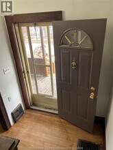 570 Pine St in Windsor, ON - Building Photo - Building Photo