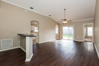 410 Sacramento St in Valrico, FL - Building Photo - Building Photo