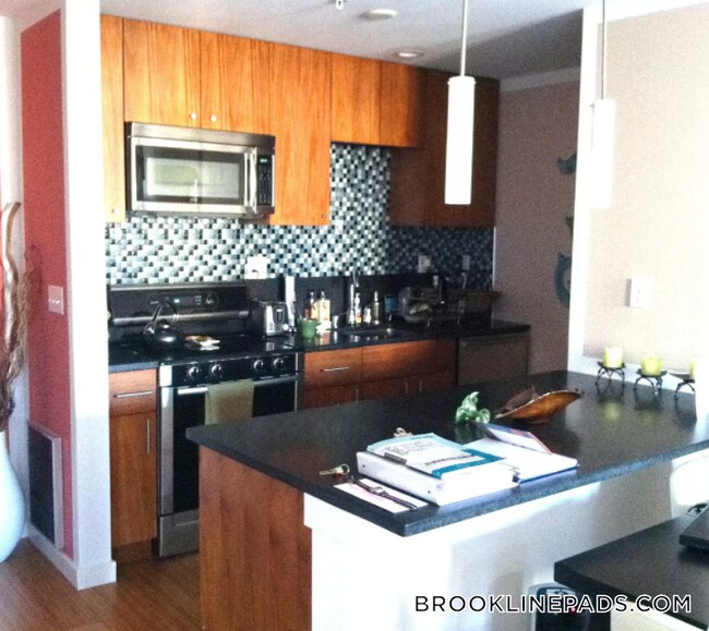 16 Miner St-Unit -602 in North Adams, MA - Building Photo - Building Photo