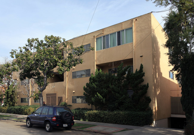 Donnee in Long Beach, CA - Foto de edificio - Building Photo