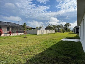 517 NW 20th St in Cape Coral, FL - Building Photo - Building Photo
