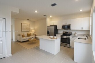 15583 SW 277th St in Naranja, FL - Building Photo - Building Photo