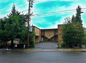 Lochleven Apartments in Bellevue, WA - Building Photo - Building Photo