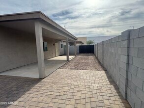 2814 E Roeser Rd in Phoenix, AZ - Building Photo - Building Photo