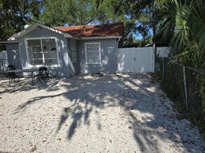 3212 E Henry Ave in Tampa, FL - Foto de edificio - Building Photo
