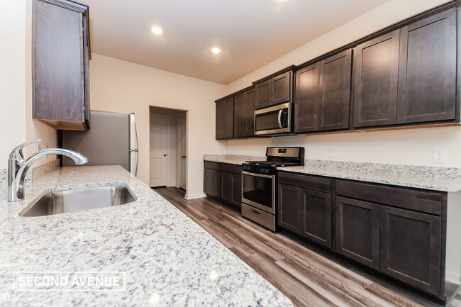 909 Mallorie Ln in Ferris, TX - Building Photo - Building Photo