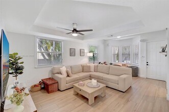 4413 NW 97th Pl in Doral, FL - Building Photo - Building Photo