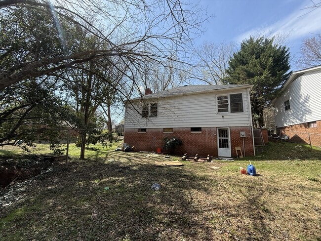 1010 Tabor St in High Point, NC - Building Photo - Building Photo