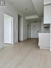 3900 Confederation Pkwy in Mississauga, ON - Building Photo - Building Photo