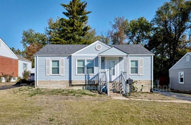 10315 St Arthur Ln in St. Ann, MO - Building Photo - Building Photo