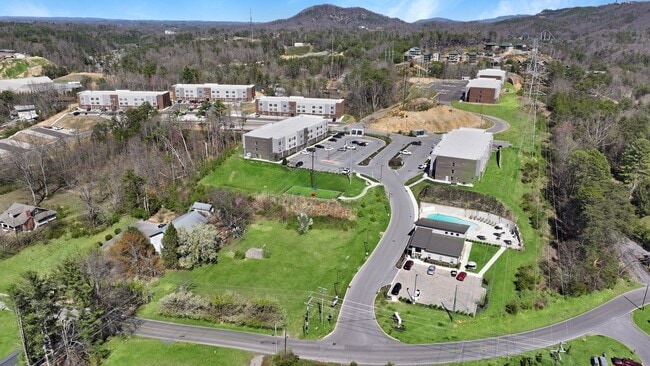 The Lofts at Pigeon Forge in Pigeon Forge, TN - Foto de edificio - Building Photo