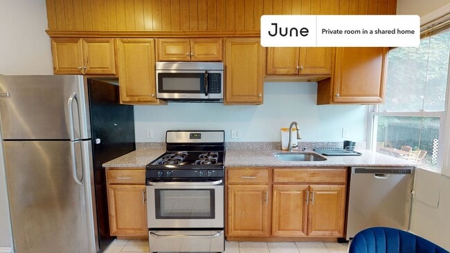 Room in Shared 3 bed/1 bath home, Unit A in Somerville, MA - Building Photo - Building Photo