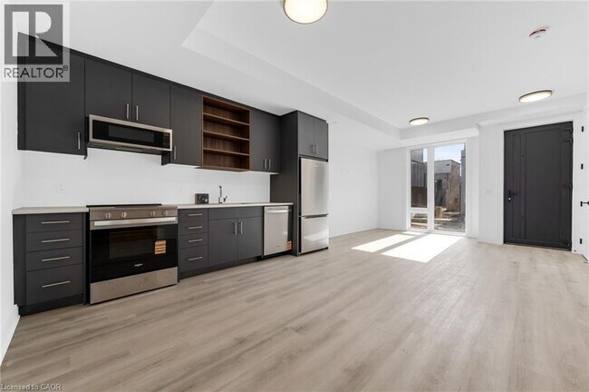 84 EVERETT Cmn in St Catharines, ON - Building Photo - Building Photo