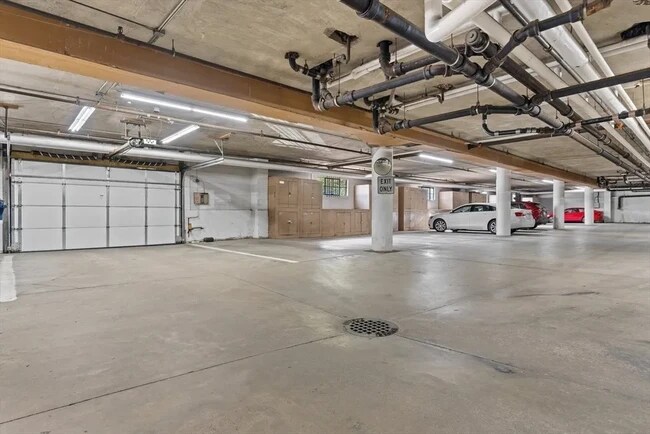 131 Coolidge Ave, Unit #420 in Watertown, MA - Building Photo - Building Photo