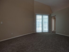 2302 Lyncrest Ct in Valrico, FL - Building Photo - Building Photo