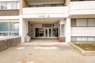 Havre des Iles in Laval, QC - Building Photo - Building Photo