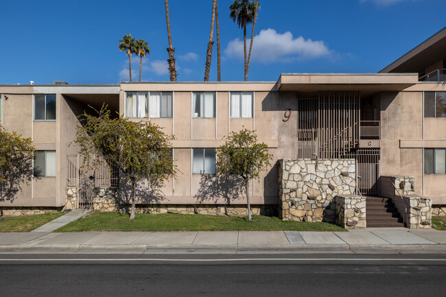 Magnolia Palms Condominiums in Riverside, CA - Building Photo - Building Photo