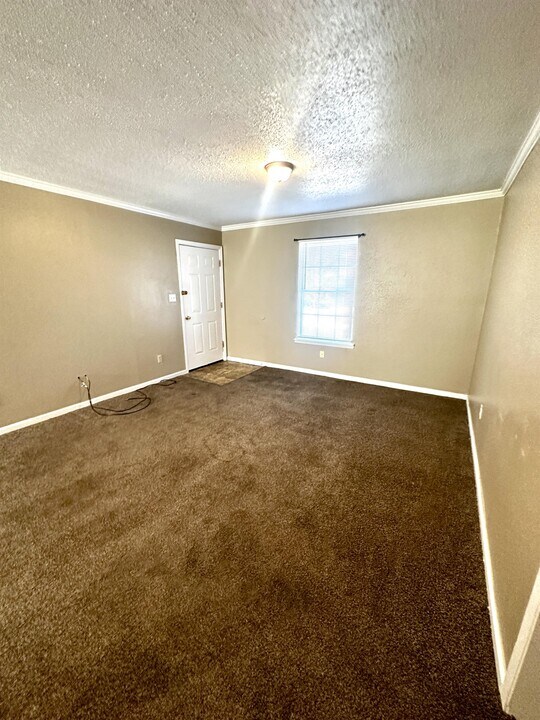 100 Garrett Ln, Unit 6 in Jennings, LA - Building Photo