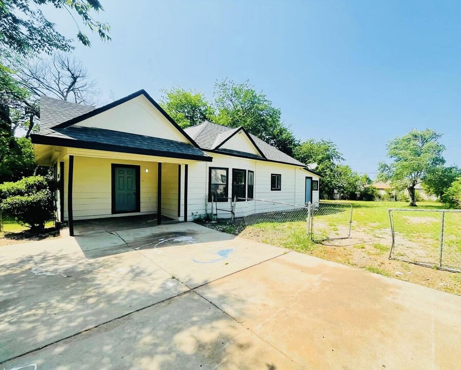 2821 SW 35th St in Oklahoma City, OK - Foto de edificio
