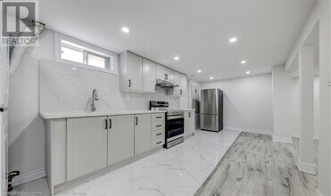 951 Essa Crescent in Pickering, ON - Building Photo - Building Photo