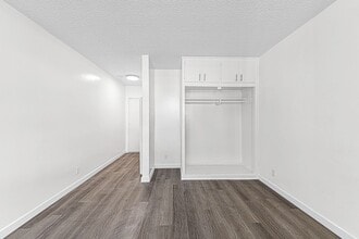 5005 August St in Los Angeles, CA - Building Photo - Building Photo