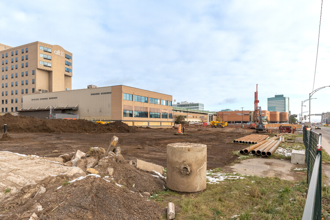 2796 Laurier Boul in Québec, QC - Building Photo