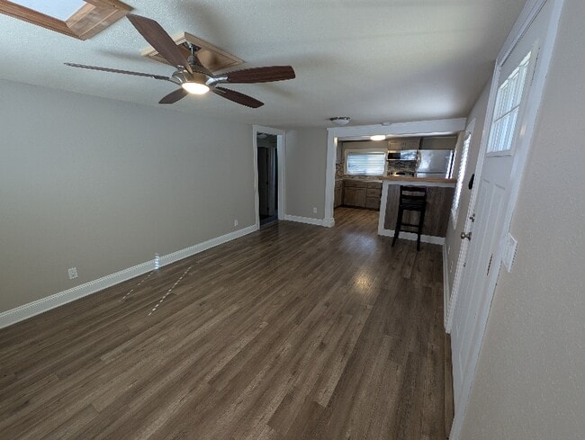 12995 NE Carl Rd in Woodburn, OR - Building Photo - Building Photo