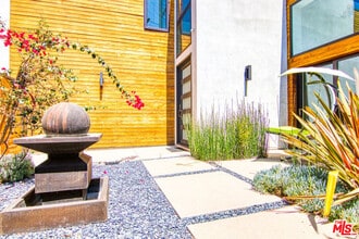 2345 27th St in Santa Monica, CA - Building Photo - Building Photo