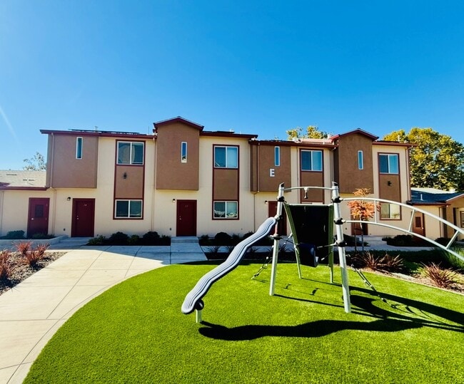 Sunnyhills II Apartments