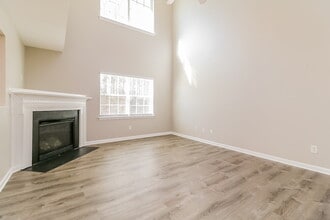 1421 Cairo Way in Fuquay Varina, NC - Foto de edificio - Building Photo