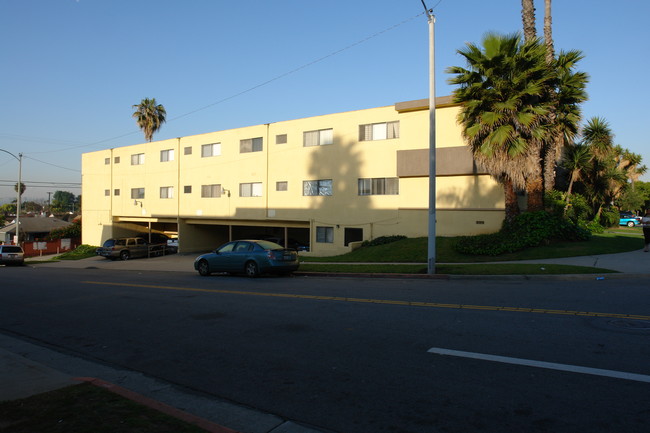 The Cimmarron Apartments in Gardena, CA - Building Photo - Building Photo