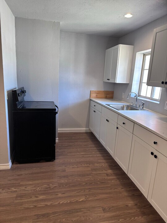 2310 Oregon St in Carlsbad, NM - Building Photo