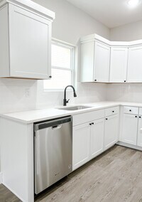 138 Hadden Ave photo'