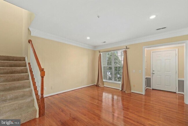 21877 Elkins Terrace in Sterling, VA - Building Photo - Building Photo